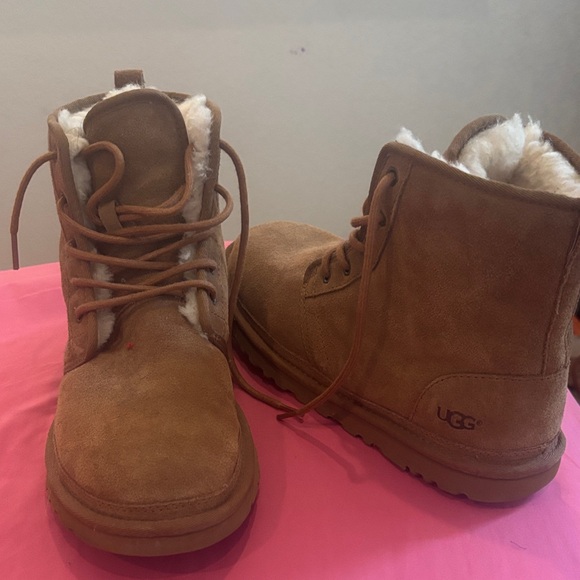 UGG Chestnut Suede Boots with Plush Lining - Picture 1 of 6